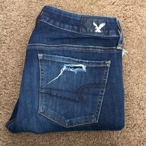 Dark wash holy American eagle jeans!